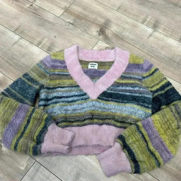 Aritzia Sunday Best Kitten V-Neck Cropped Sweater Sz XS - Picture 4 of 8